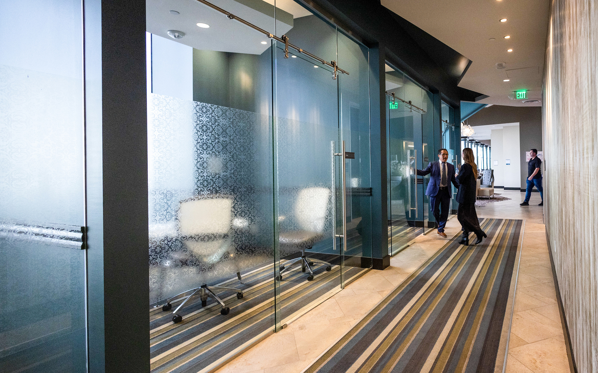 Business-Friendly Environment at City Club LA: Work Anywhere, Anytime